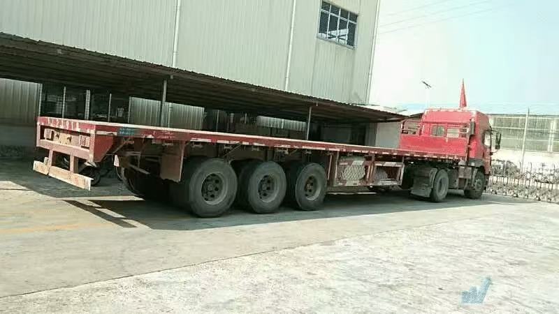 Container transport vehicle